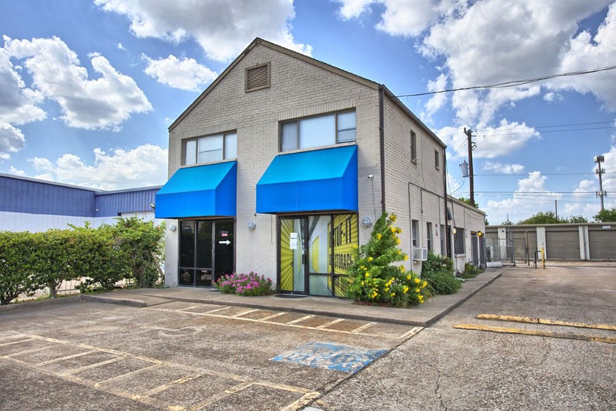 Beechnut Storage
